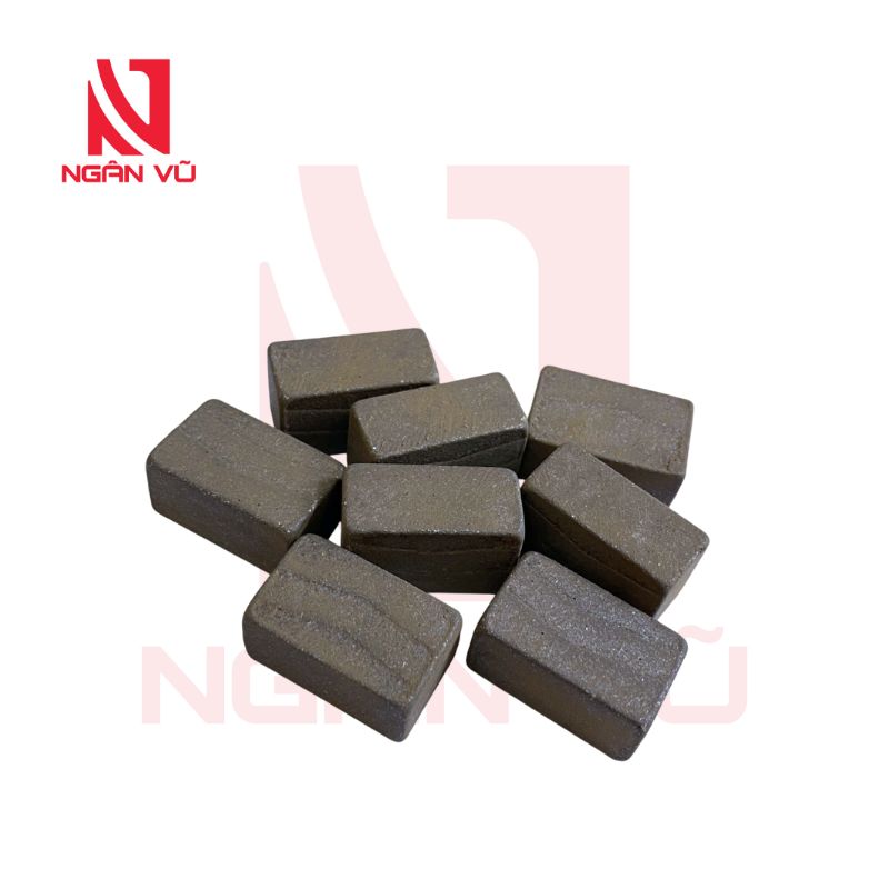 Segment trắng bổ đá 2500mm – H15